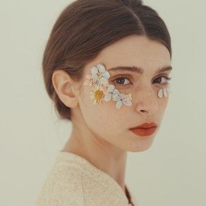 Meet your Posher, Quoc dong